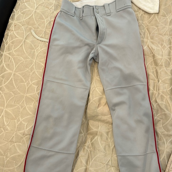 Mizuno Other - Mizuna youth XXL baseball pants. Some small stains see pics. No returns.